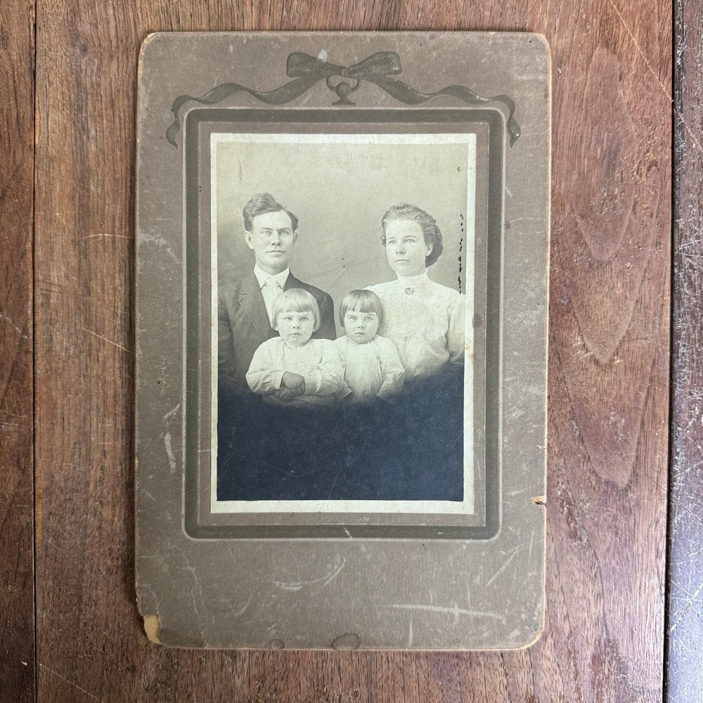 Antique‎ 1910 studio Portrait Cabinet Card Family with two young children